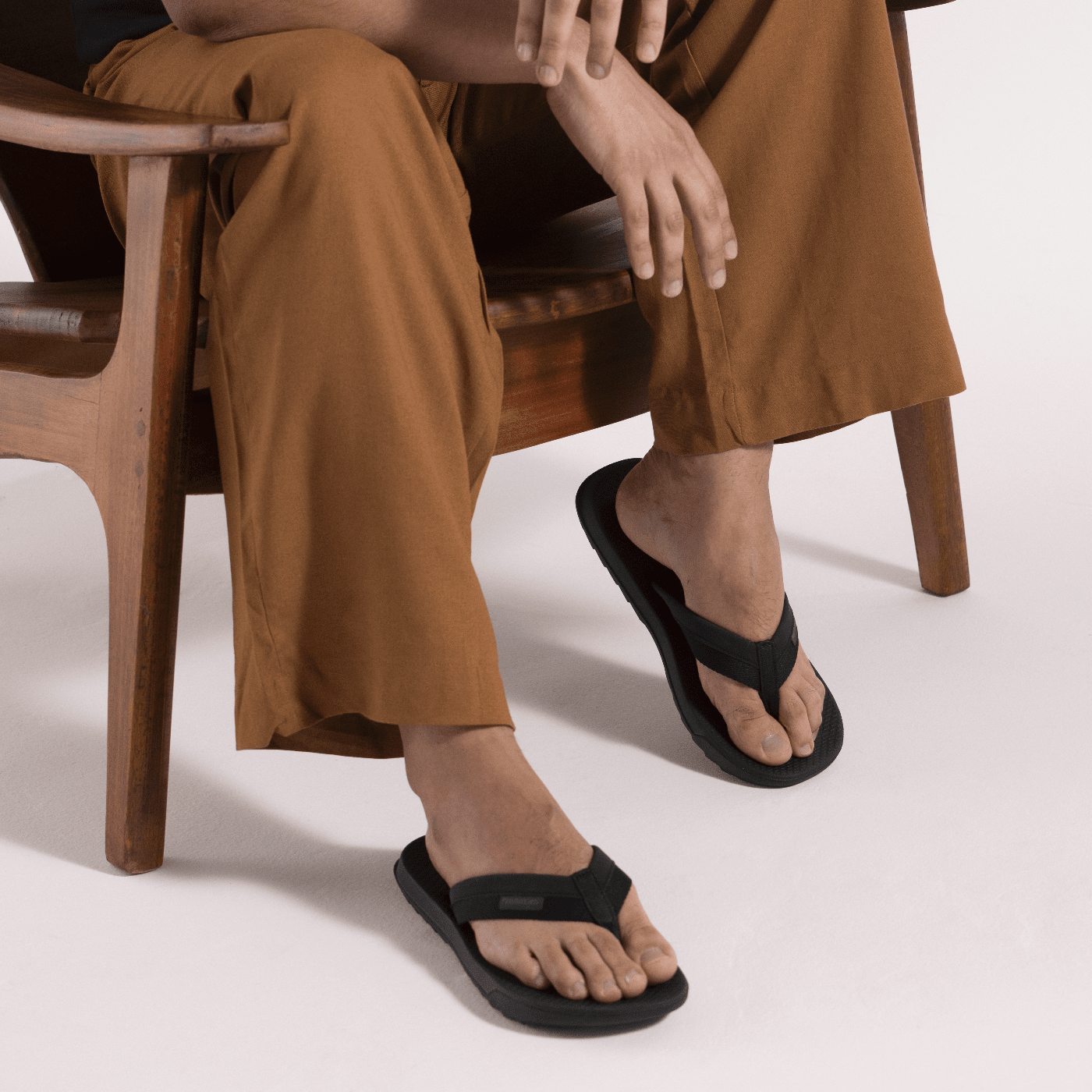 Chinelo Track Plus Masculino: Conforto Robusto com Tiras de Tecido