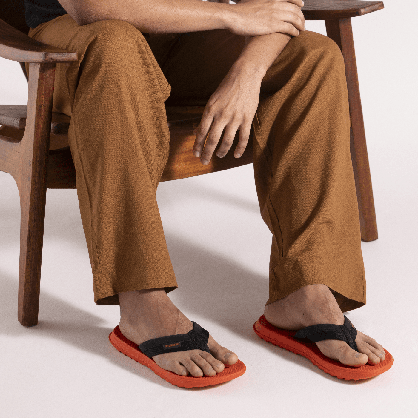 Chinelo  Track Plus Laranja: Tiras de Tecido, Solado Robusto, Conforto e Estilo